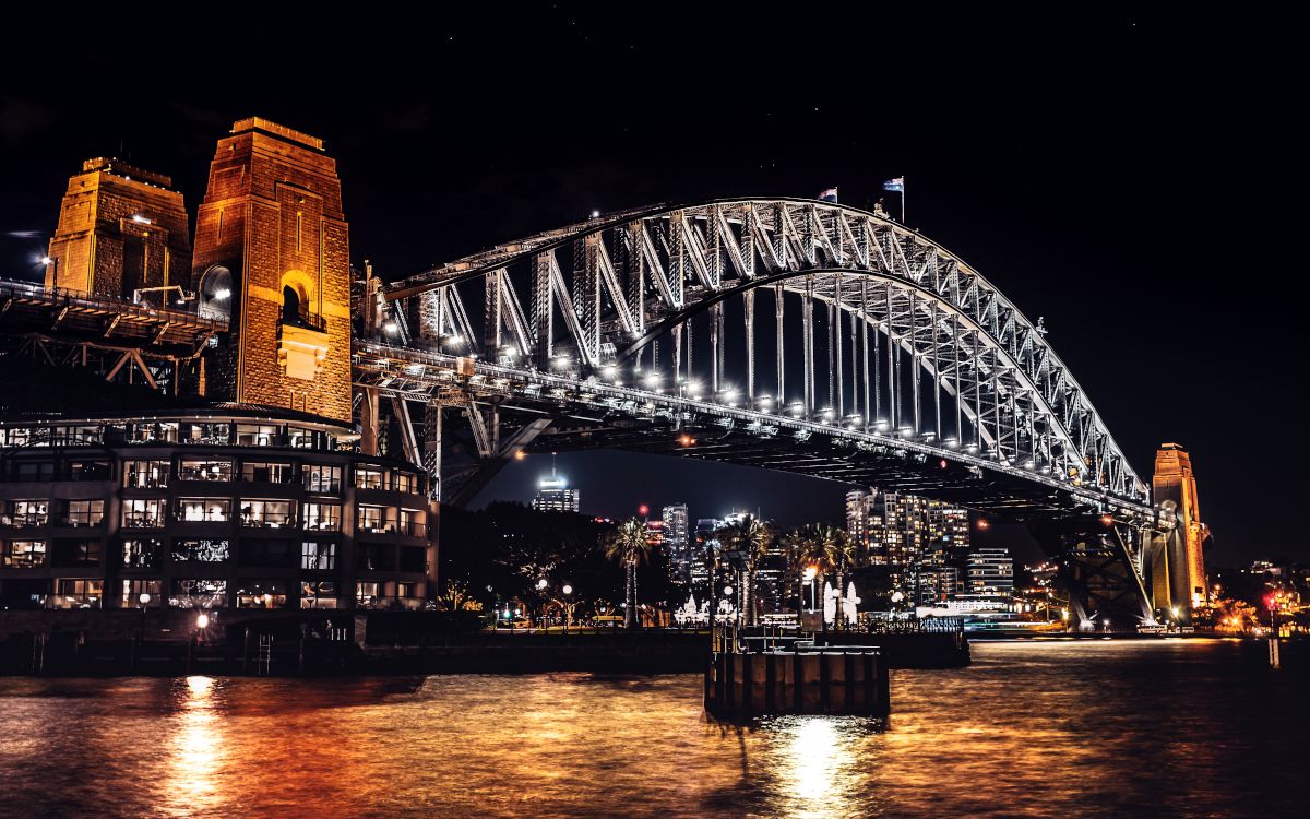 Sydney Harbour Bridge: an amazing sight any time of the day | photo: Marek Piwnicki Sydney Harbour Bridge: an amazing sight any time of the day | photo: Marek Piwnicki